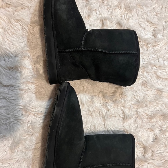 UGG CLASSIC SHORT II SIZE 8 WOMENS BLACK - Picture 2 of 9